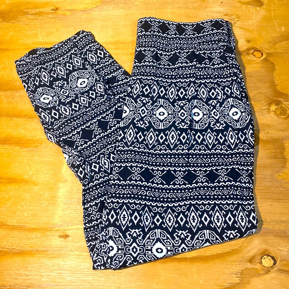 Size S. Suppppper comfy pants!